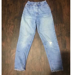 High waisted vintage jeans